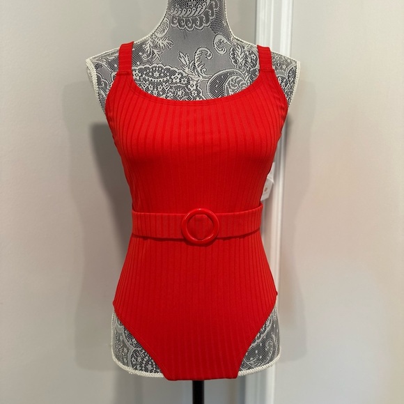 NWT Shade & Shore Red M Women's Ribbed Belted Full Coverage One Piece Swimsuit. - Picture 1 of 10